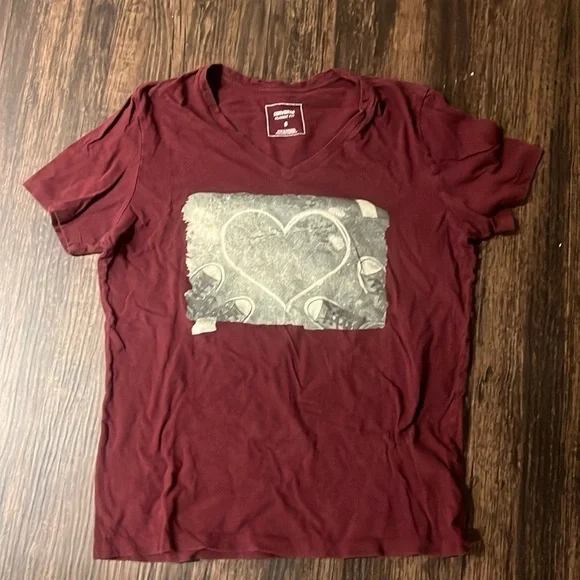 Converse Size Small Women's T-shirt - Picture 2 of 3